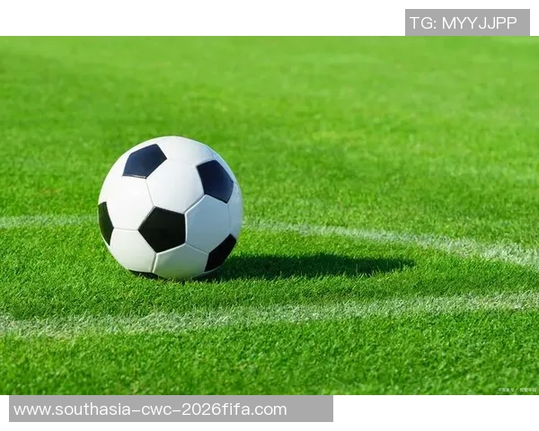 足球出界的标准解析及其在比赛中的重要性与影响 足球出界的标准解析及其在比赛中的重要性与影响